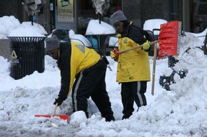 Clearing_the_snow_-_Flickr_-_Al_Jazeera_English